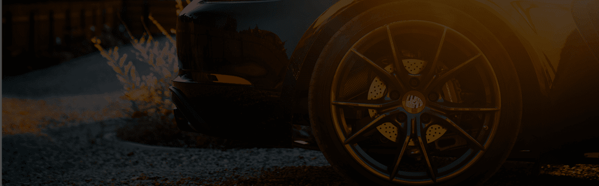 Fragment samochodu z widocznym kołem